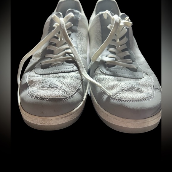 Louis Vuitton Rivoli
Damier Grey size 11 good condition as seen in lots of pics - Picture 4 of 16